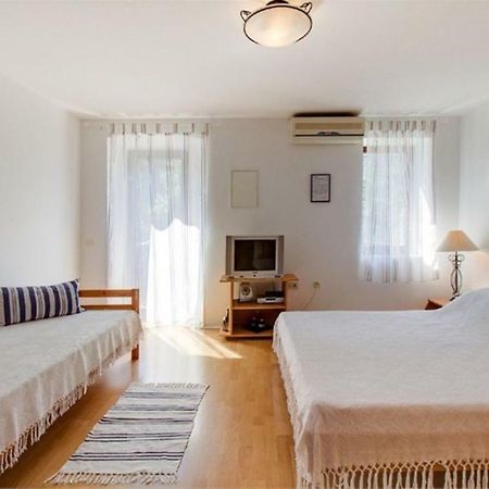 Apartments Jelena Veli Lošinj Екстериор снимка