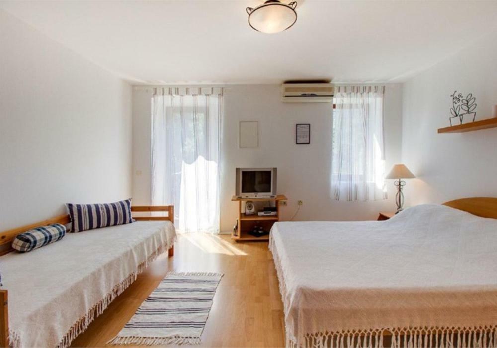 Apartments Jelena Veli Lošinj Екстериор снимка